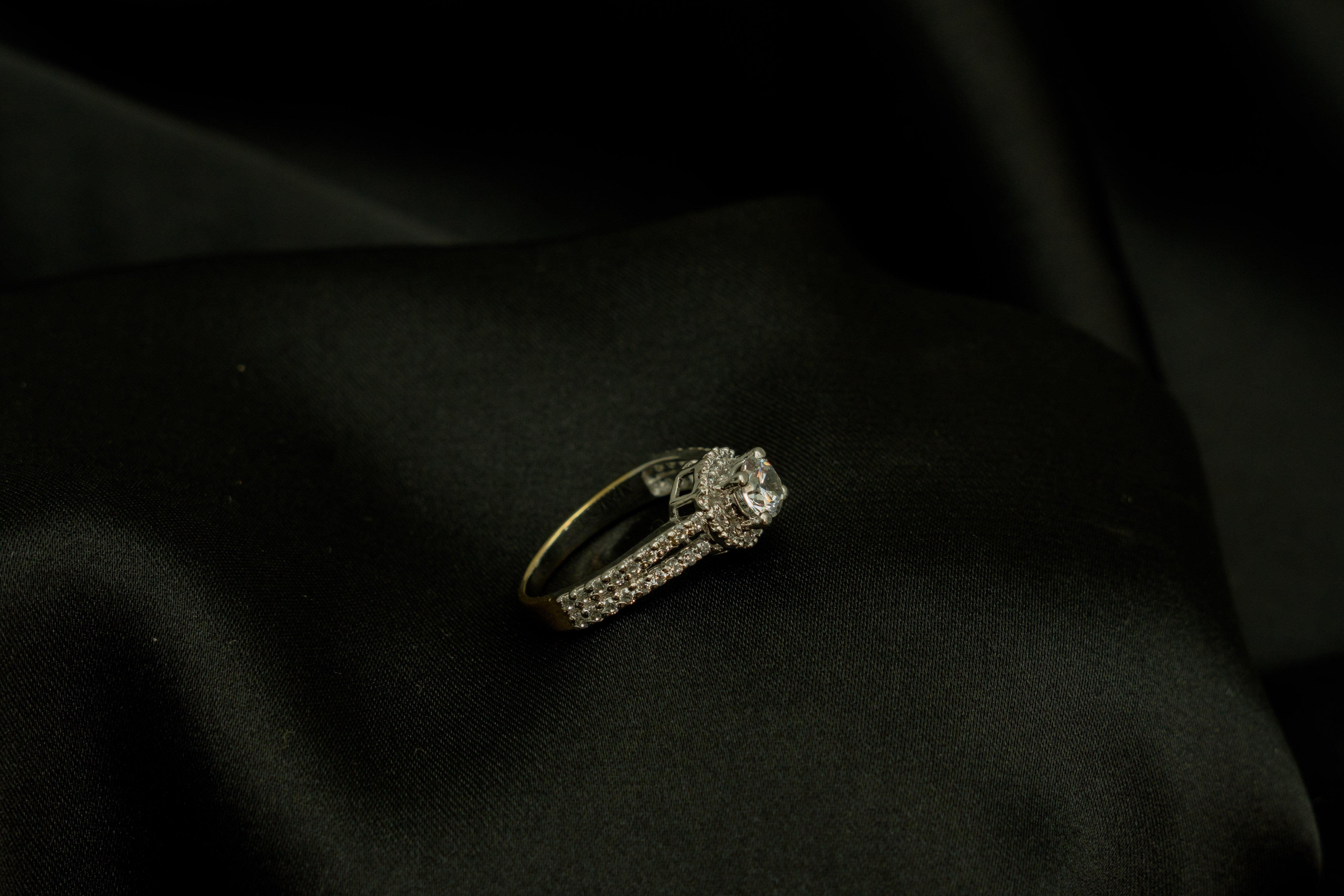 Double layer diamonds Ring Premium look