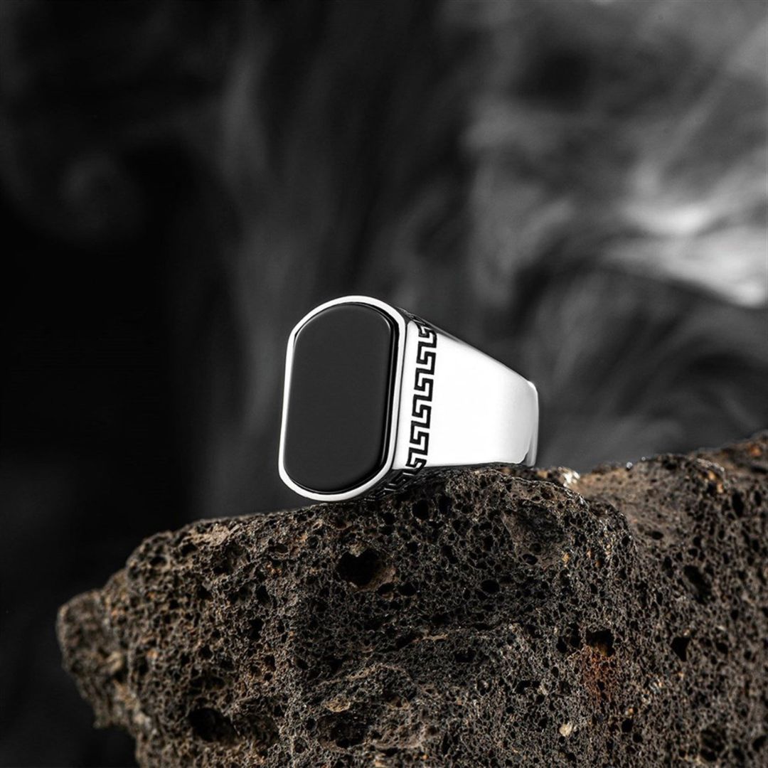 The Izmir Black Aqeeq Ring