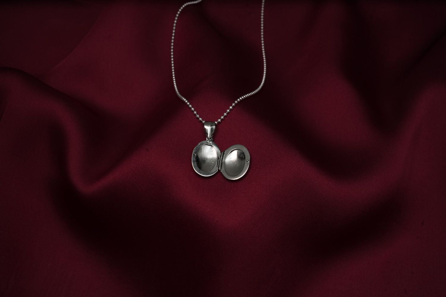 Beautiful Premium design Pendant Necklace