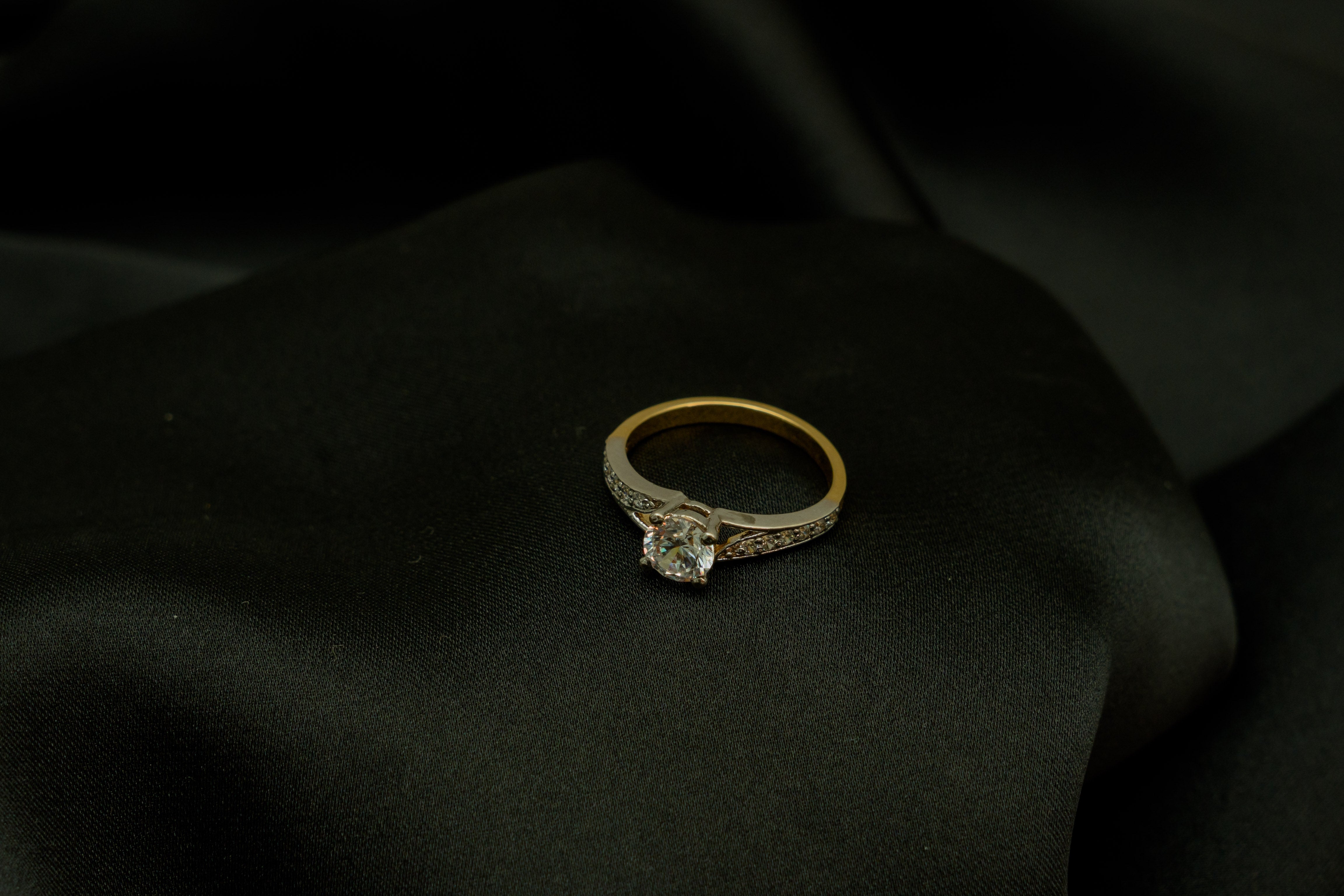 Elegant Flower shape Diamond Ring