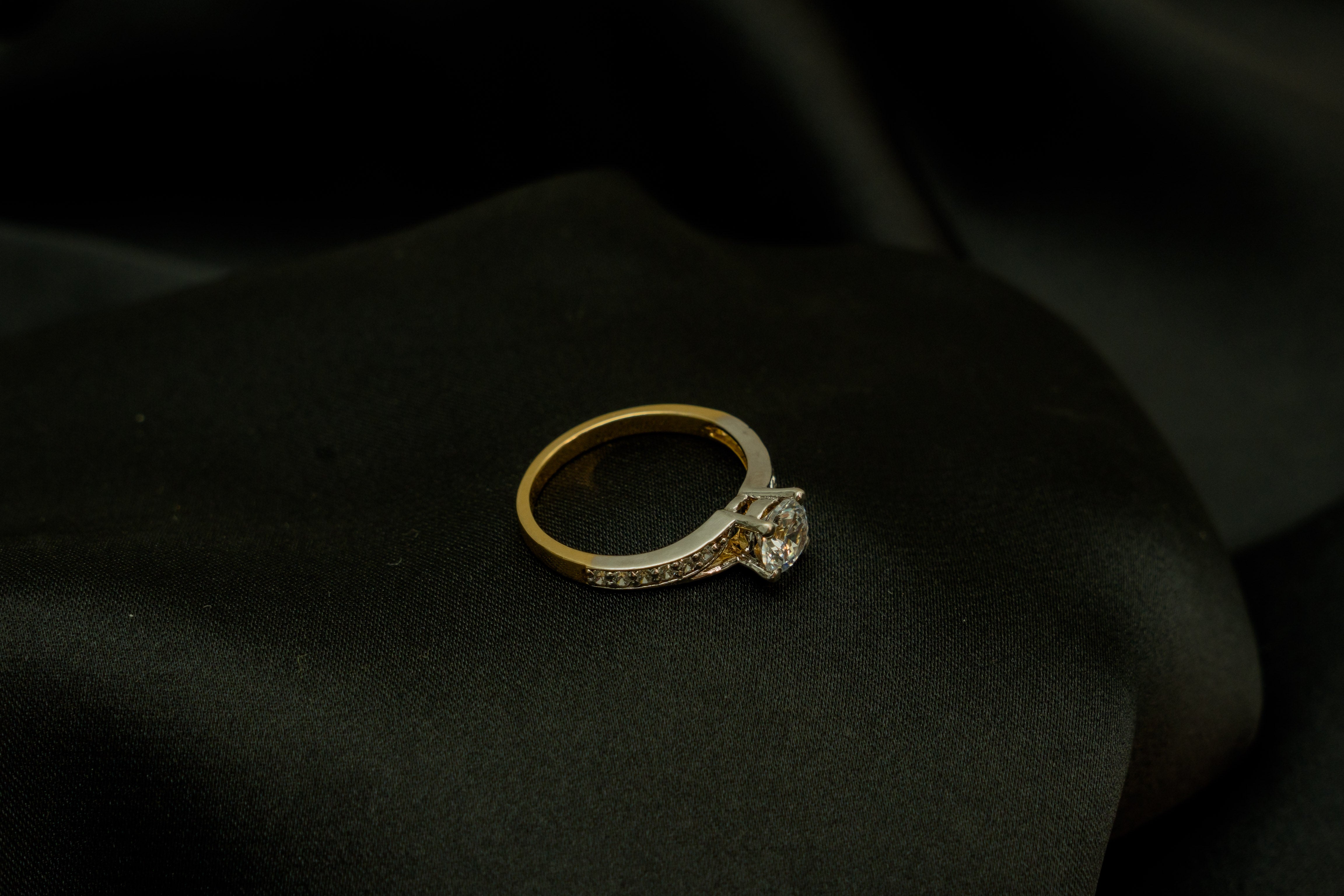 Elegant Flower shape Diamond Ring