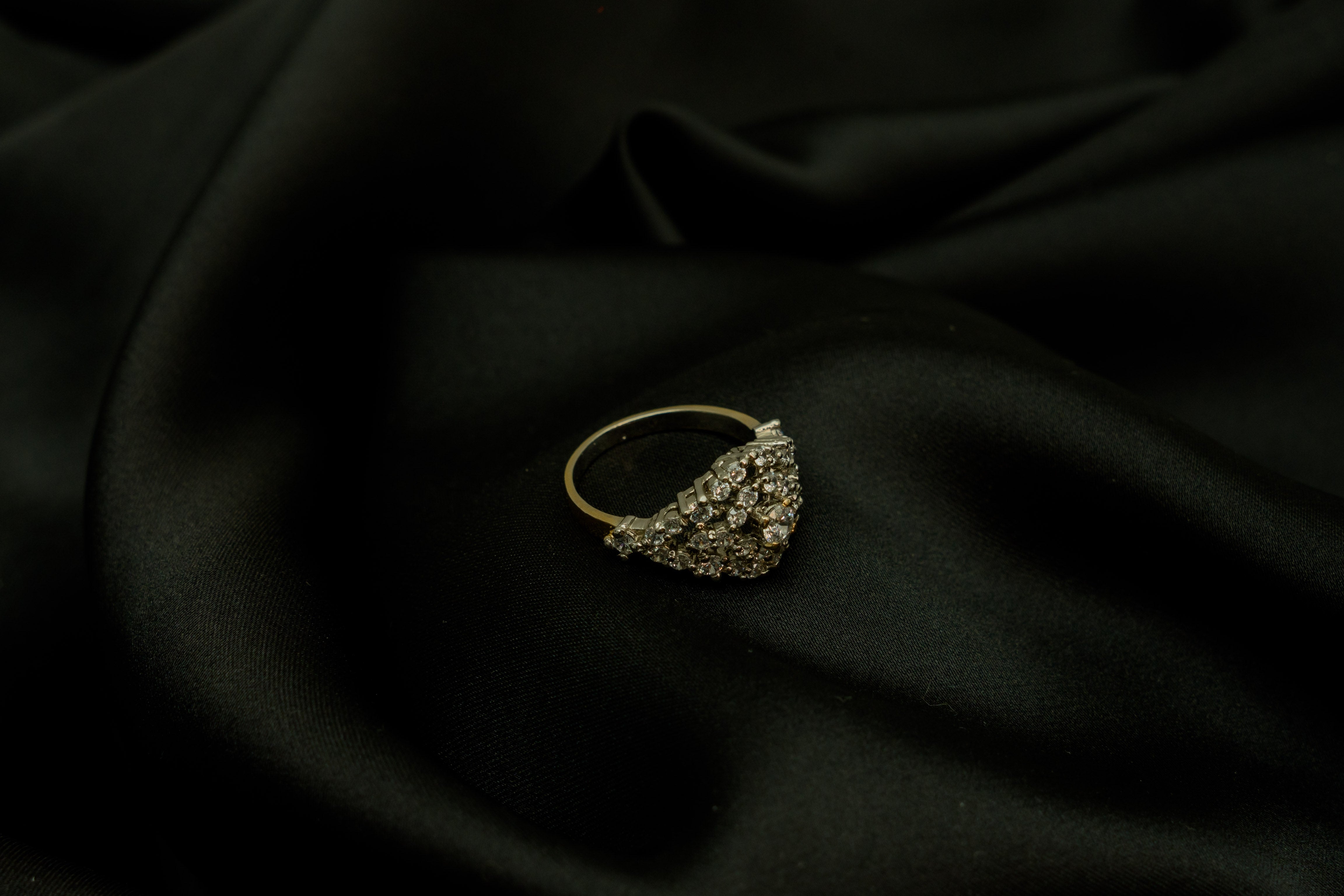 Premium design Ring With gemstones