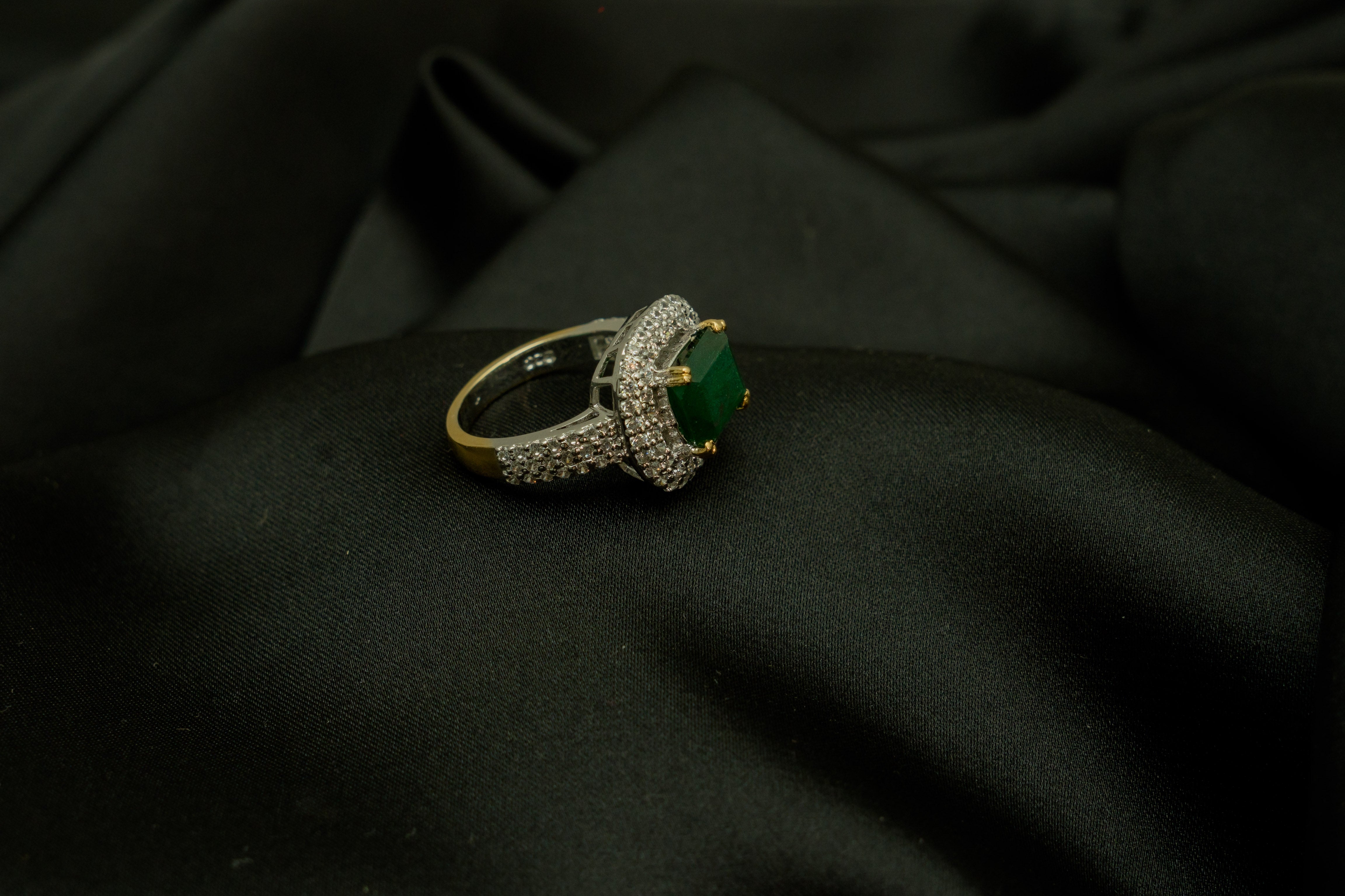 Diamonds Ring Premium look